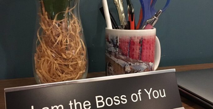 Want to stand out in the office? Here are 5 ways that you can make unique desk name plates